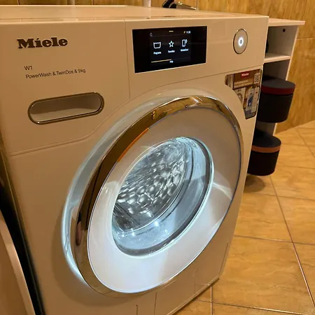 아파트 4-bedroom Lux With Amazing Scenery 트로기르