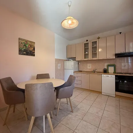 4-bedroom Lux With Amazing Scenery 아파트 트로기르